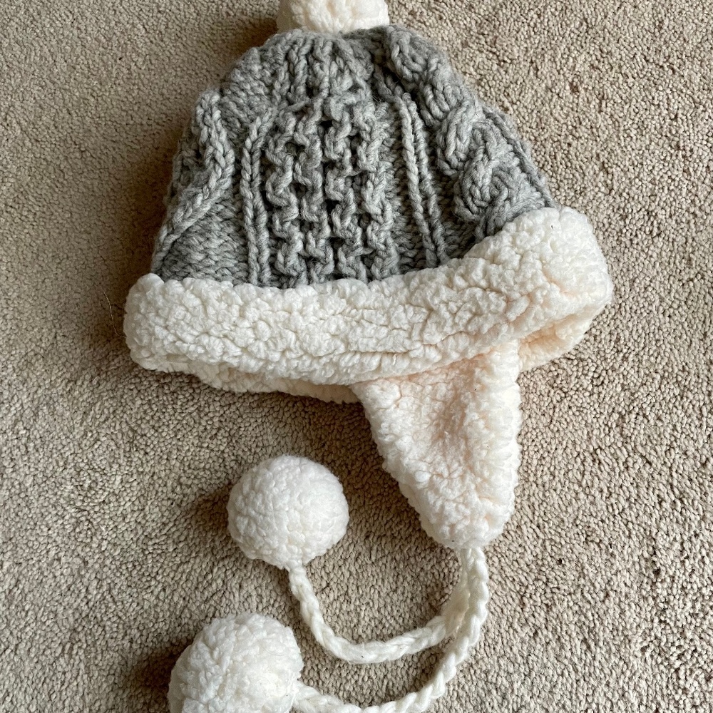 NEW Hand Knitted Ecuadoran Fluffy Winter Hat--One size--$15